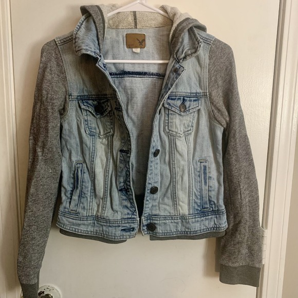 American Eagle By Payless Jackets & Blazers - American Eagle Denim Jacket Hoodie Knit Sleeves Light Wash‎ S Small